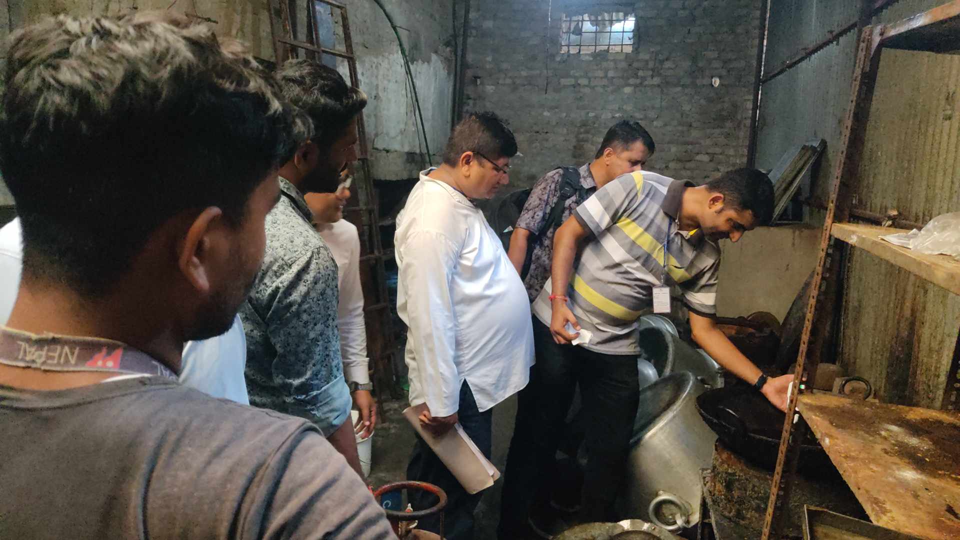 चाडपर्वलाई लक्षित गर्दै बजार अनुगमनलाई तीव्रता, अखाद्य वस्तु जफत गरी नष्ट