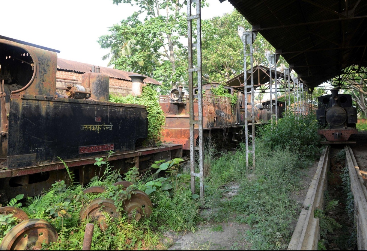 खजुरीमा थन्किएका पुराना रेल इन्जिन संरक्षणको पर्खाइमा